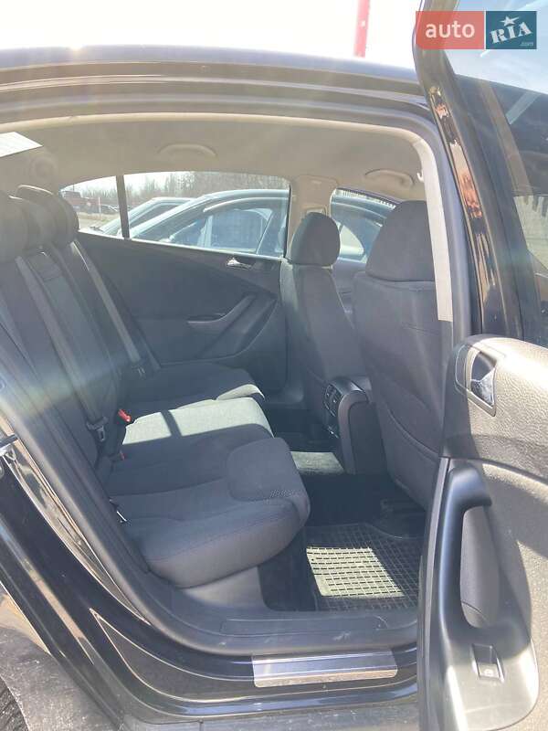 Седан Volkswagen Passat 2008 в Кривом Роге
