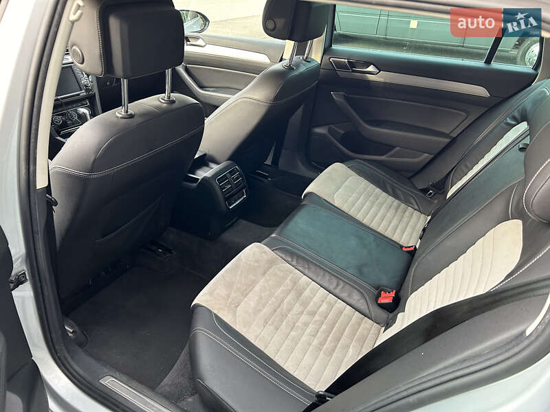 Универсал Volkswagen Passat 2015 в Киеве