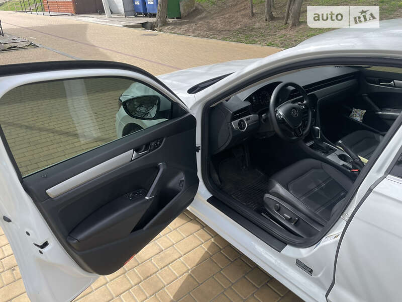 Седан Volkswagen Passat 2020 в Черноморске