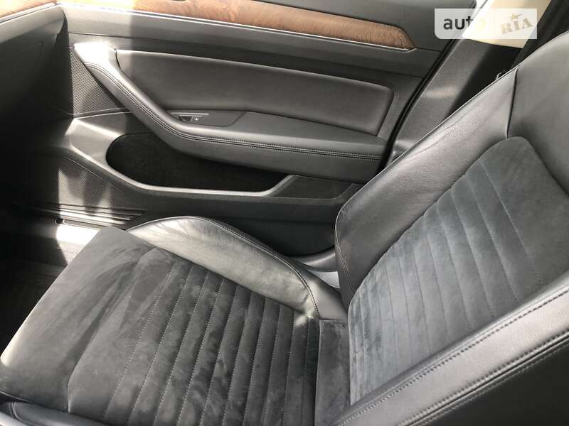 Седан Volkswagen Passat 2015 в Буче