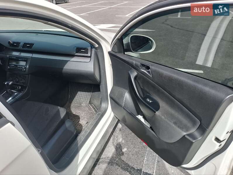 Універсал Volkswagen Passat 2008 в Василькові
