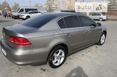 Седан Volkswagen Passat 2013 в Запорожье