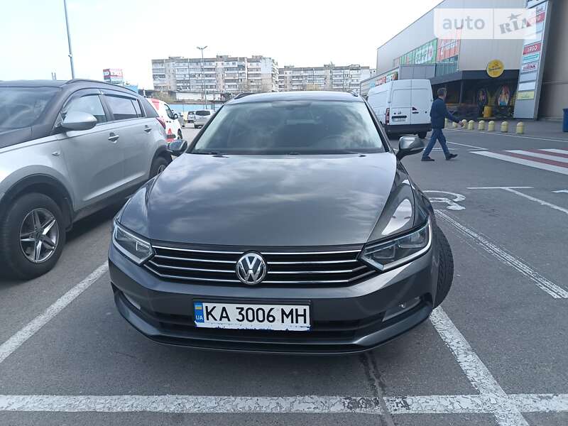 Универсал Volkswagen Passat 2016 в Киеве