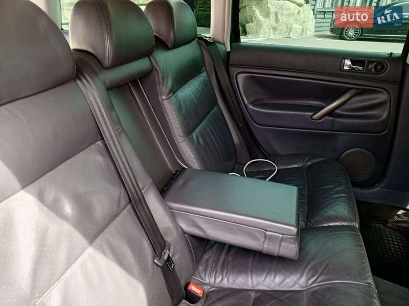 Универсал Volkswagen Passat 2004 в Одессе