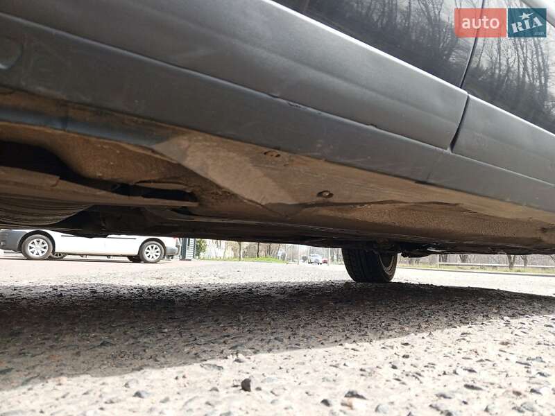 Универсал Volkswagen Passat 2004 в Одессе