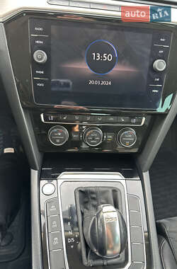 Седан Volkswagen Passat 2015 в Львове