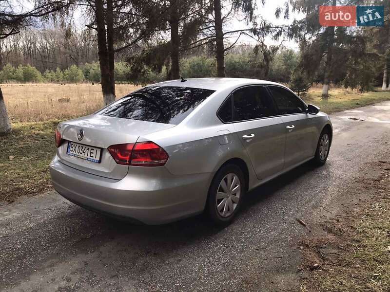 Седан Volkswagen Passat 2011 в Любаре