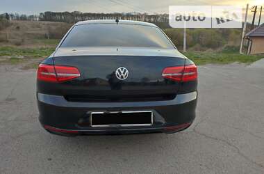 Седан Volkswagen Passat 2015 в Виннице