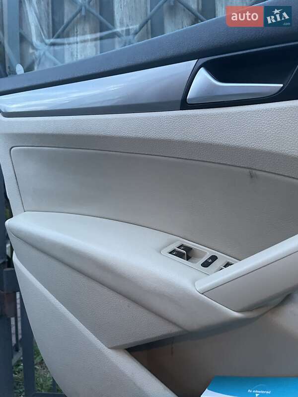 Седан Volkswagen Passat 2015 в Ровно фото 10 Седан Volkswagen Passat 2015 в Ровно