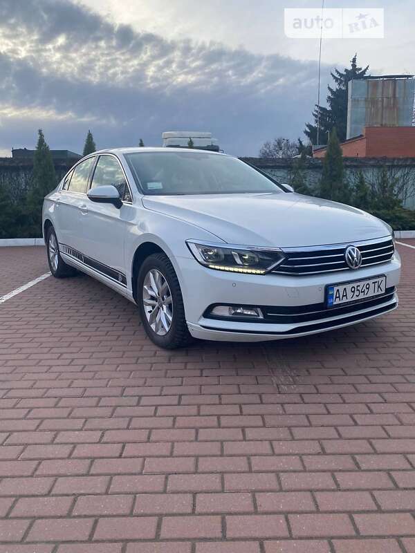 Седан Volkswagen Passat 2018 в Прилуках