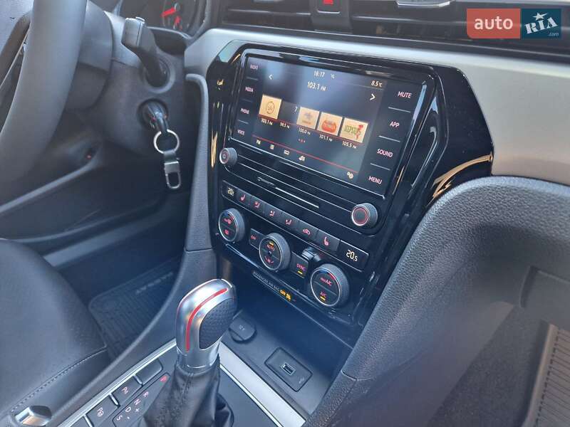 Седан Volkswagen Passat 2020 в Киеве