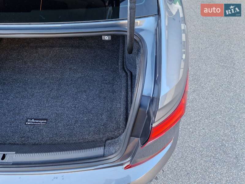 Седан Volkswagen Passat 2020 в Киеве