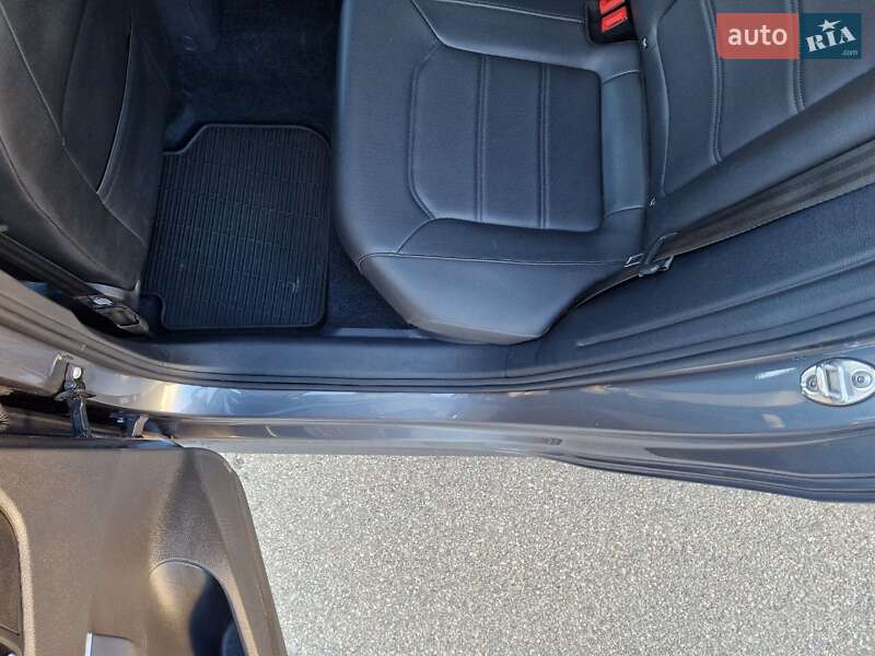 Седан Volkswagen Passat 2020 в Киеве