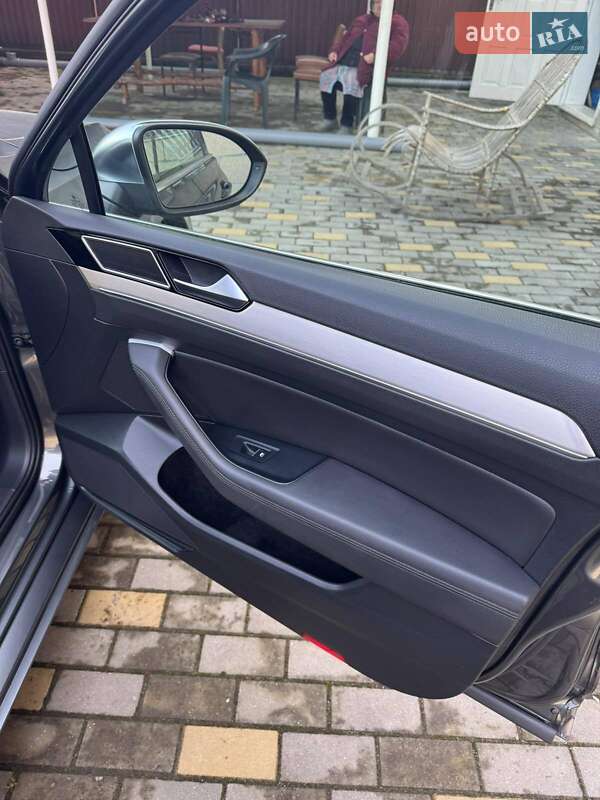 Универсал Volkswagen Passat 2016 в Ужгороде