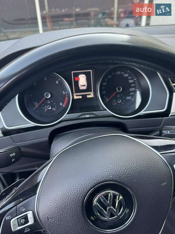 Универсал Volkswagen Passat 2016 в Ужгороде