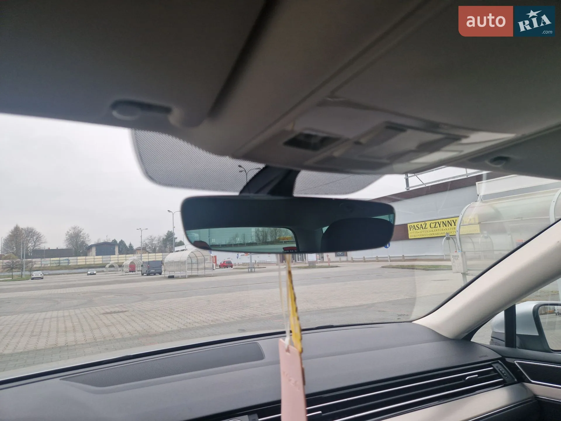 Volkswagen Passat 2018 VIN WVWZZZ3CZJE135572 фото оголошення 9 з 36