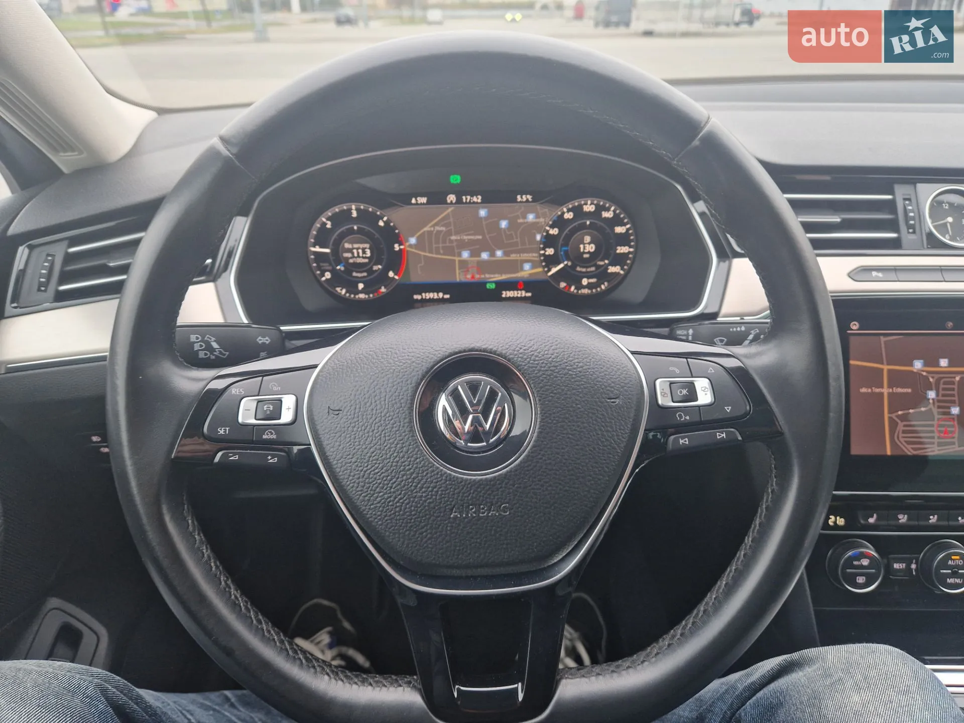 Volkswagen Passat 2018 VIN WVWZZZ3CZJE135572 фото оголошення 4 з 36
