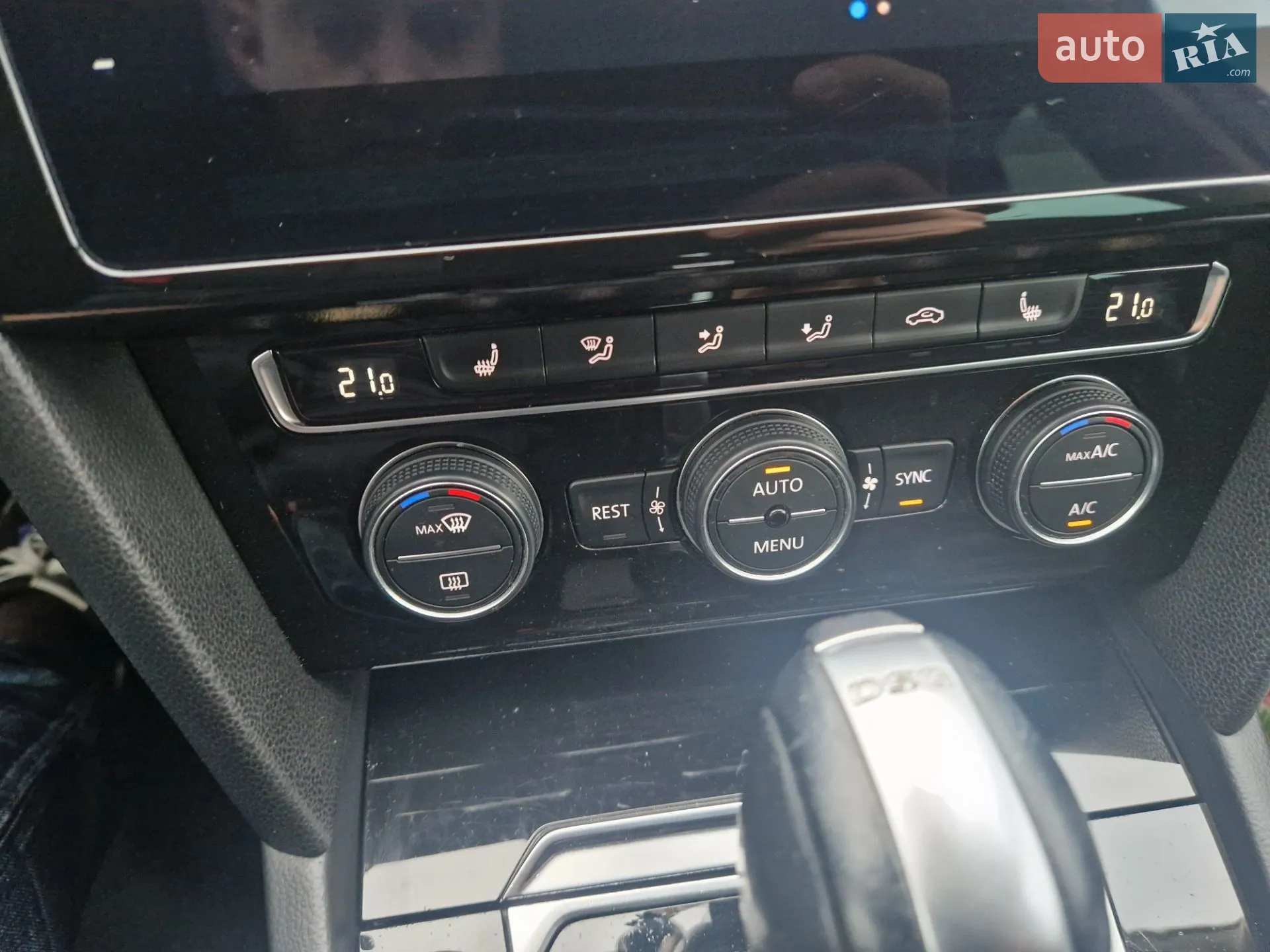 Volkswagen Passat 2018 VIN WVWZZZ3CZJE135572 фото оголошення 7 з 36