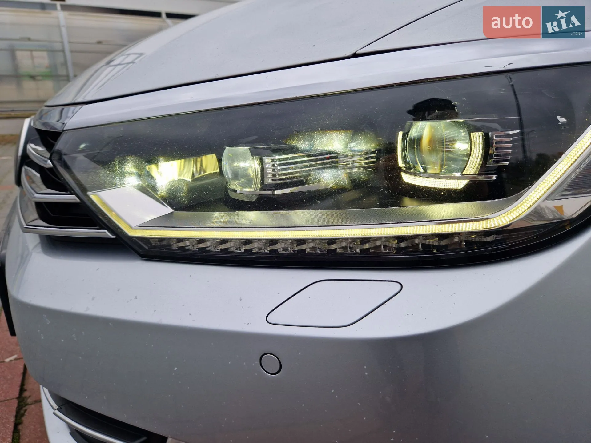 Volkswagen Passat 2018 VIN WVWZZZ3CZJE135572 фото оголошення 18 з 36