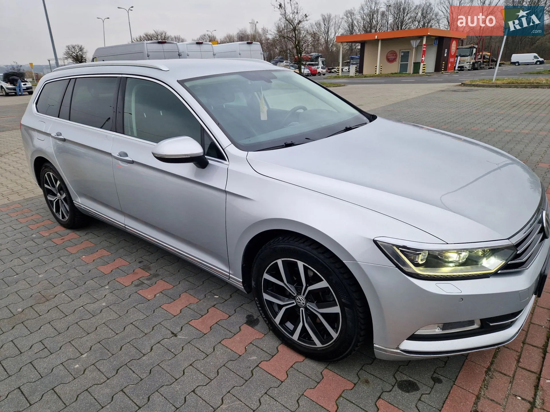 Volkswagen Passat 2018 VIN WVWZZZ3CZJE135572 фото оголошення 31 з 36