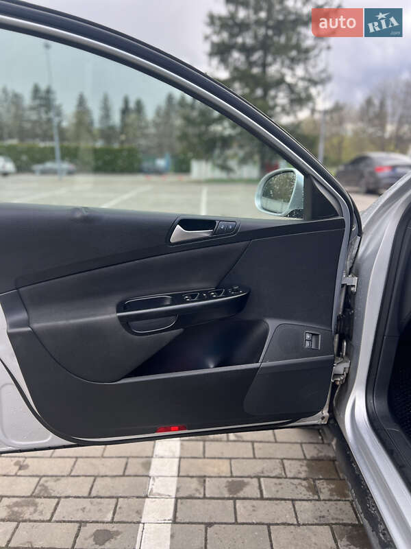 Универсал Volkswagen Passat 2009 в Луцке