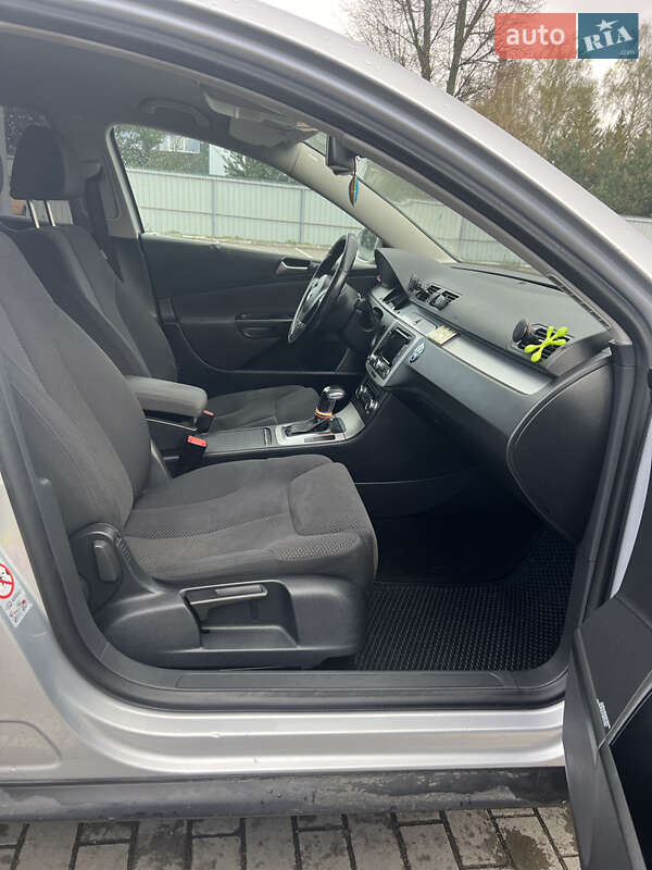 Универсал Volkswagen Passat 2009 в Луцке