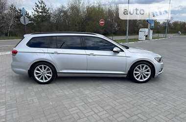 Универсал Volkswagen Passat 2016 в Запорожье