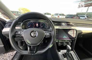 Седан Volkswagen Passat 2019 в 