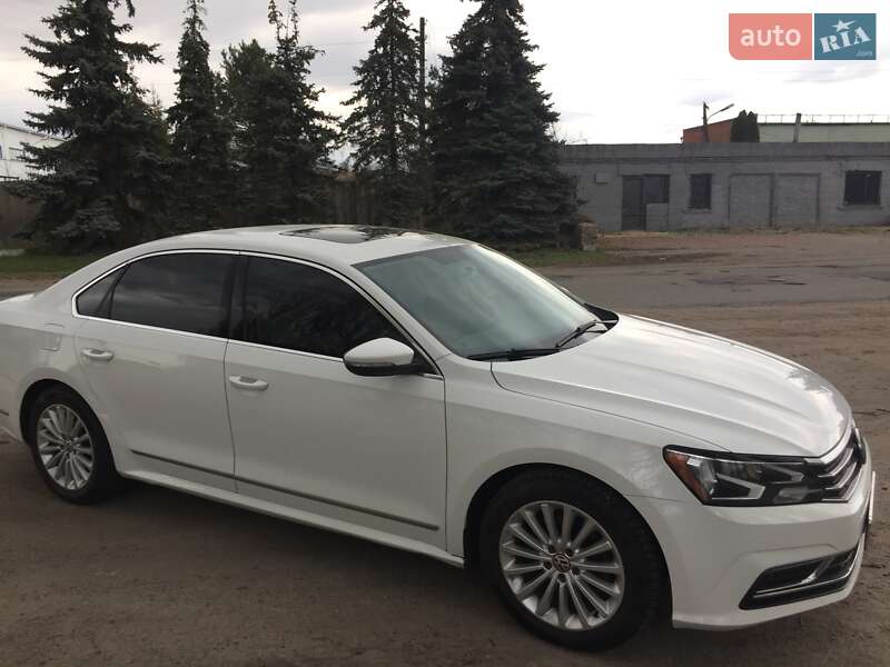 Седан Volkswagen Passat 2016 в Киеве