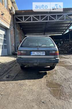 Универсал Volkswagen Passat 1990 в Нововолынске