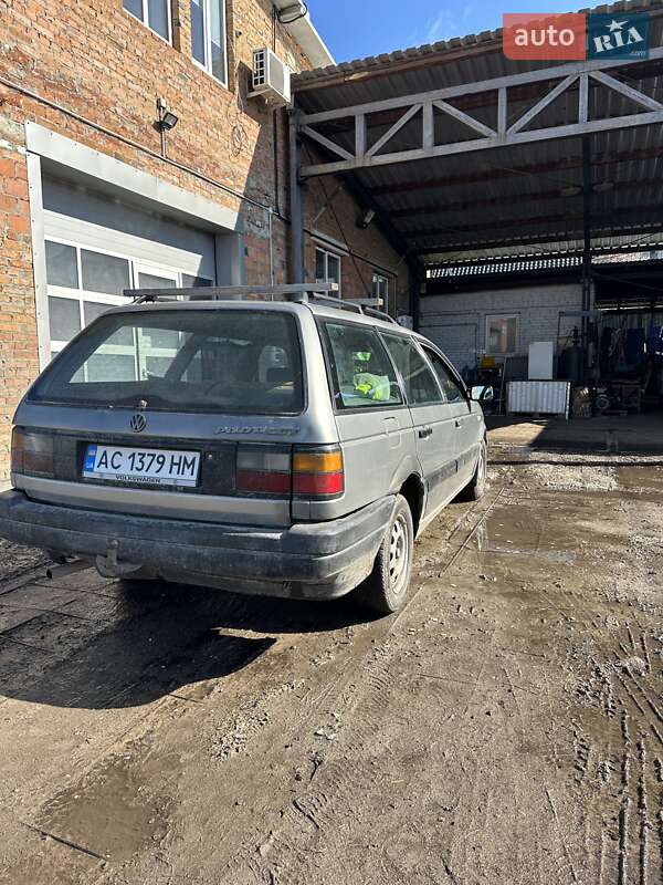 Універсал Volkswagen Passat 1990 в Нововолинську