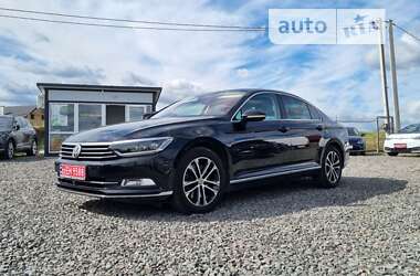 Седан Volkswagen Passat 2019 в Львове