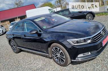 Седан Volkswagen Passat 2019 в Львове