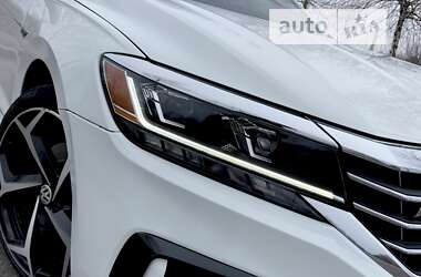 Седан Volkswagen Passat 2020 в Львове