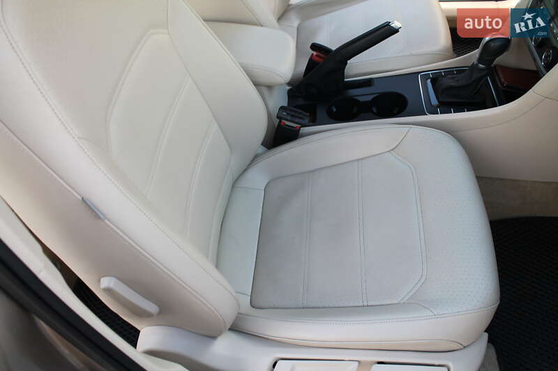 Седан Volkswagen Passat 2015 в Козове