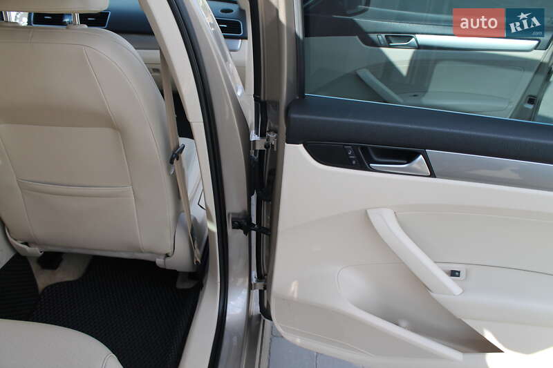 Седан Volkswagen Passat 2015 в Козове