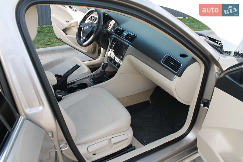 Седан Volkswagen Passat 2015 в Козове