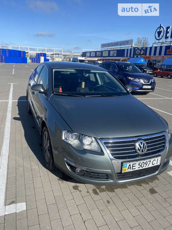 Седан Volkswagen Passat 2008 в Києві