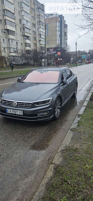Седан Volkswagen Passat 2016 в Черкассах
