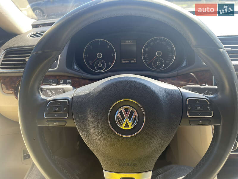 Седан Volkswagen Passat 2012 в Одессе
