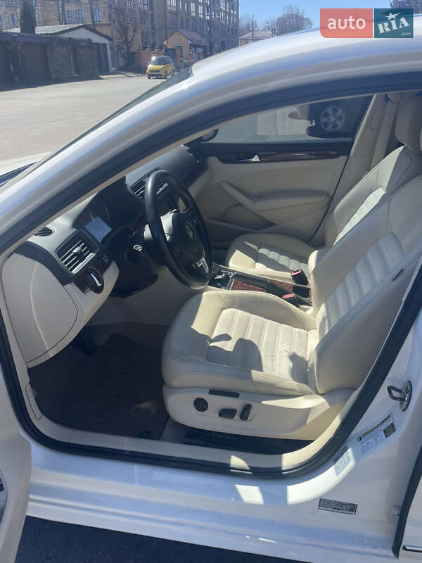Седан Volkswagen Passat 2012 в Одессе