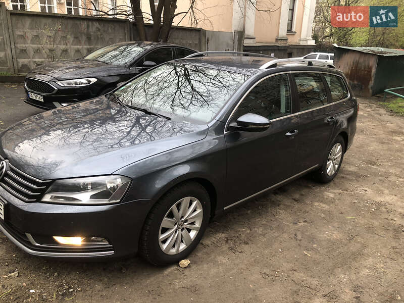 Универсал Volkswagen Passat 2013 в Киеве