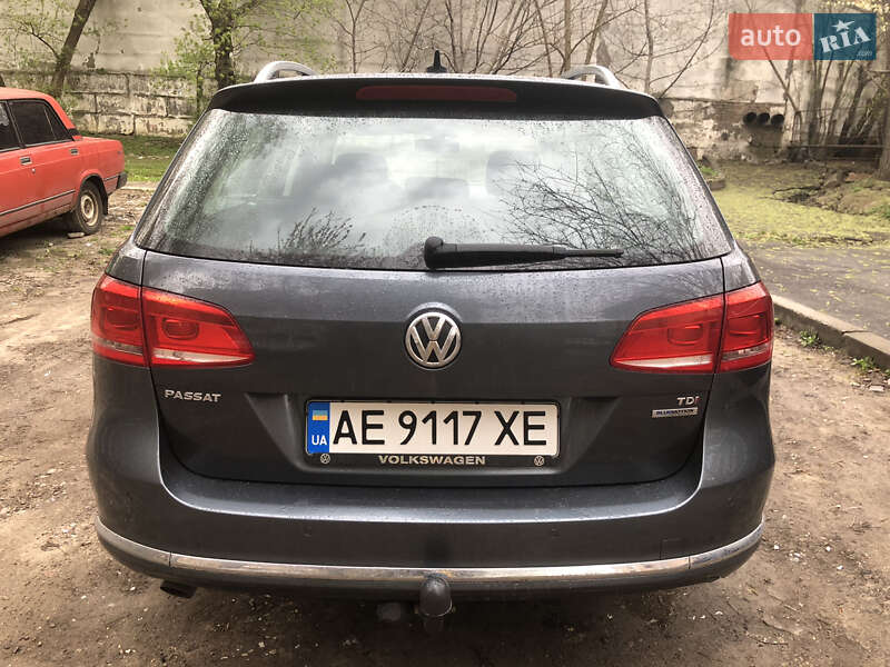 Универсал Volkswagen Passat 2013 в Киеве