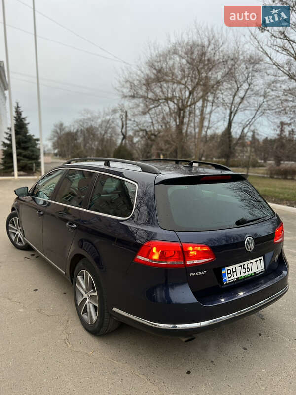 Универсал Volkswagen Passat 2012 в Одессе