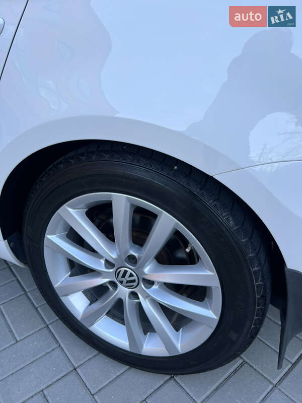 Седан Volkswagen Passat 2012 в Днепре