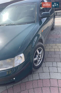 Седан Volkswagen Passat 1997 в 