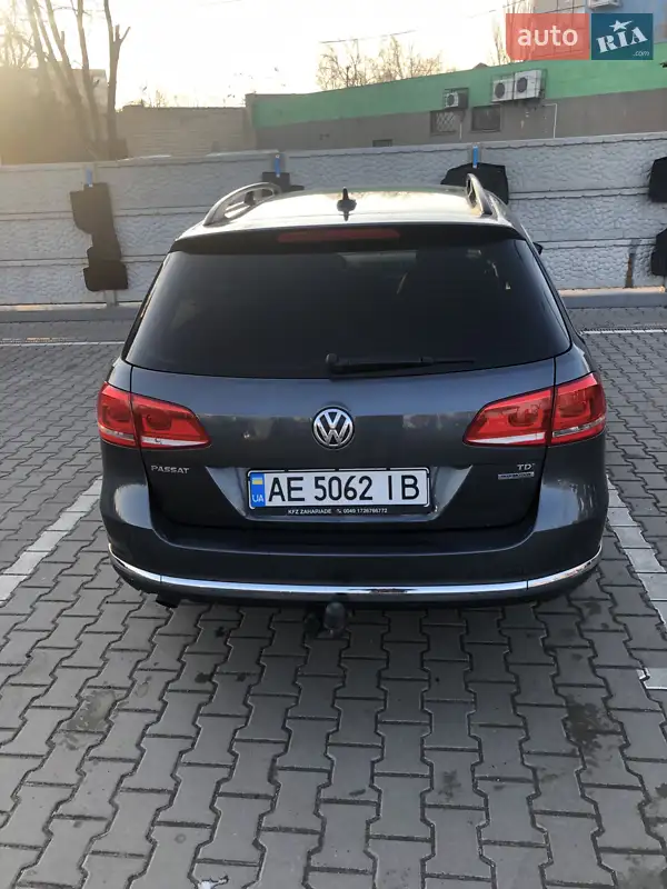 Volkswagen Passat 2012 VIN WVWZZZ3CZDE005035 фото оголошення 2 з 49