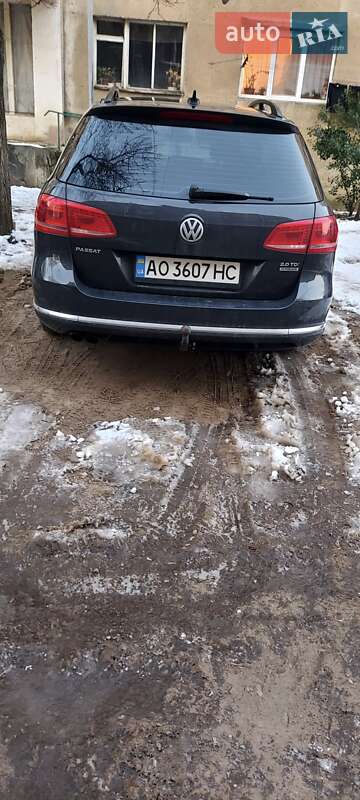 Универсал Volkswagen Passat 2014 в Ужгороде