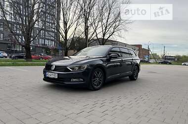 Універсал Volkswagen Passat 2015 в Ужгороді