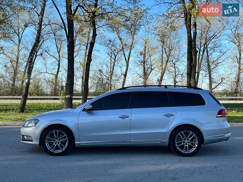 Универсал Volkswagen Passat 2011 в Звягеле